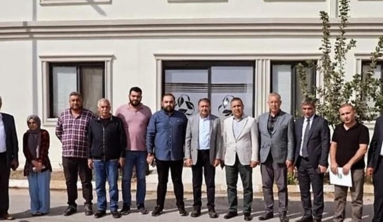Şanlıurfa Valisi Hasan Şıldak ve Babil Biyogaz yöneticileri toplu fotoğraf