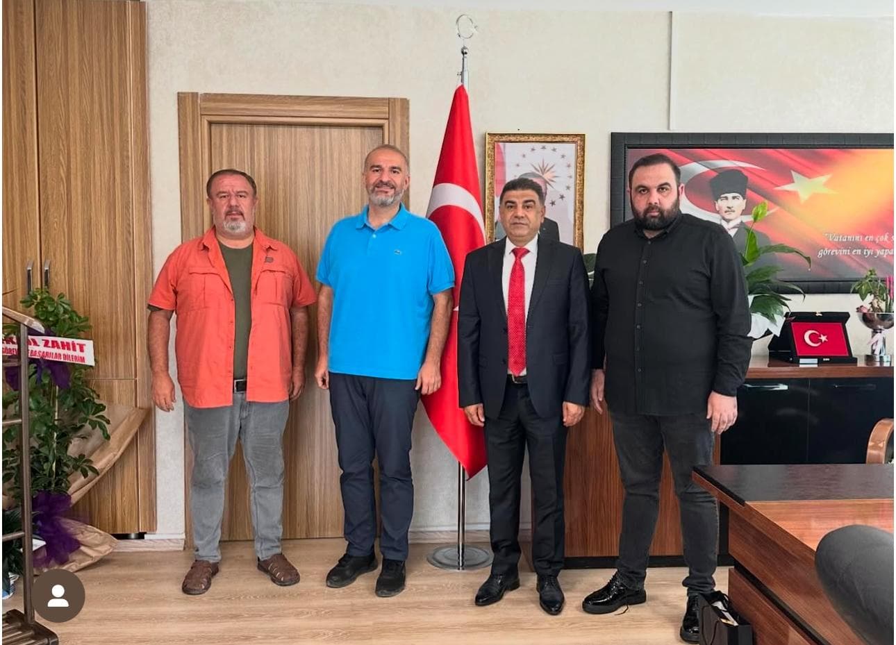 Belediye yöneticileriyle toplu ziyaret fotoğrafı